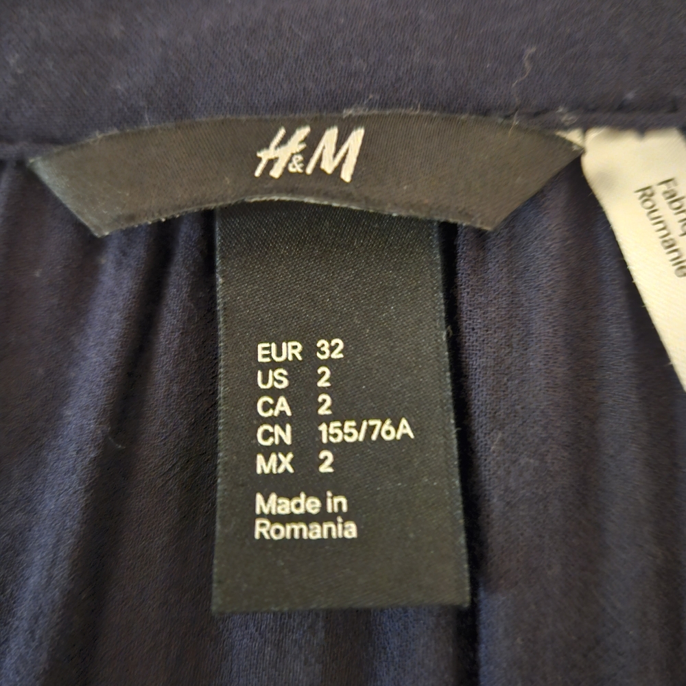 H&M Elegant Navy Women's Top. Size 2 But Fits S/M. - Picture 4 of 8